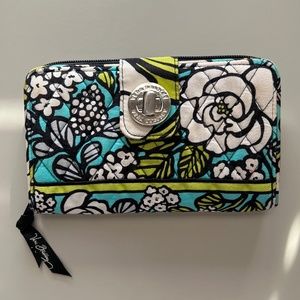 EUC - Vera Bradley Turnlock Wallet